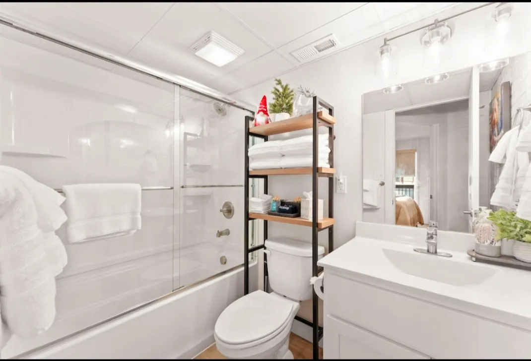 Bathroom with tub/shower combo