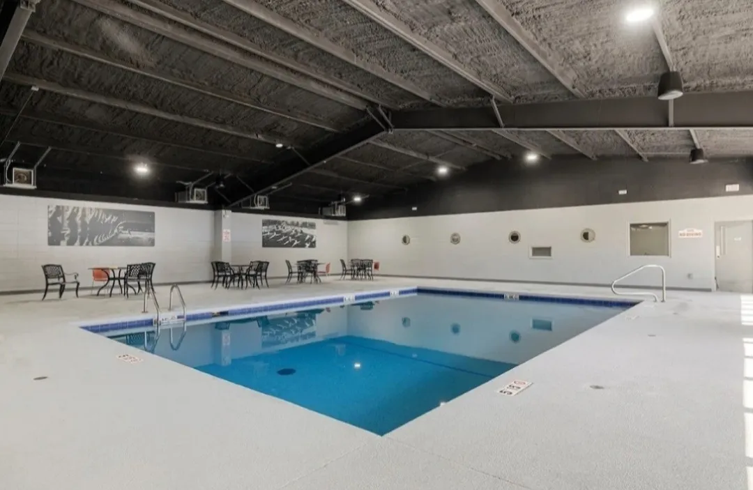  Large Indoor pool